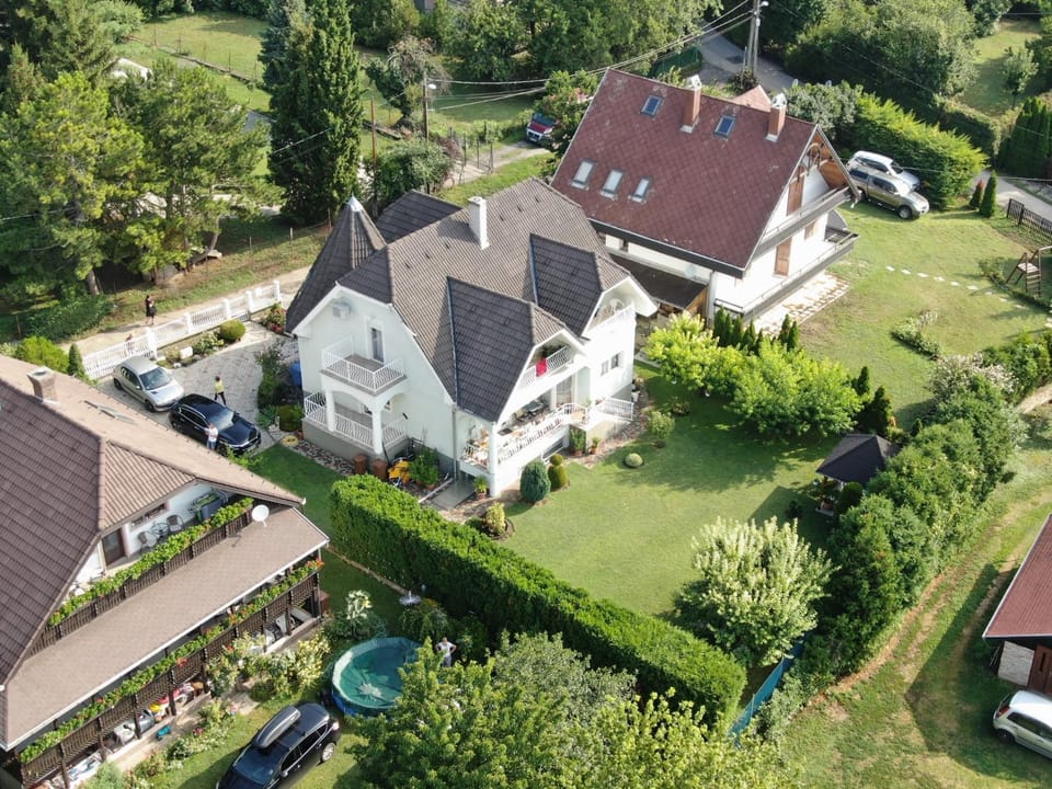 Bird's eye view, Garden view