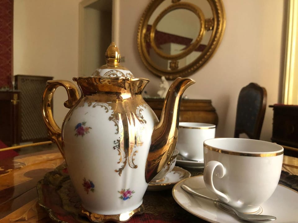 Coffee/tea facilities, Breakfast
