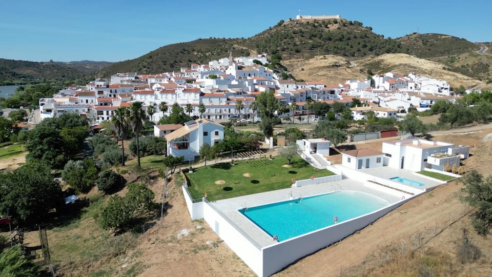 Bird's eye view, Pool view, River view, Swimming pool