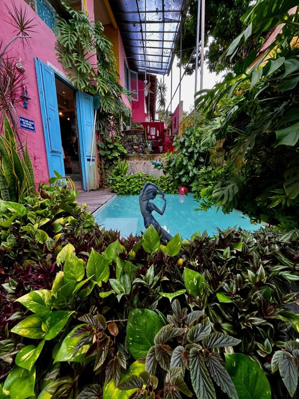 Hospedaria Santa Bárbara Bed and Breakfast in São Gonçalo