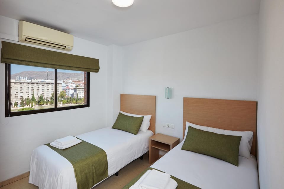 Bed, Photo of the whole room, Bedroom, air conditioner