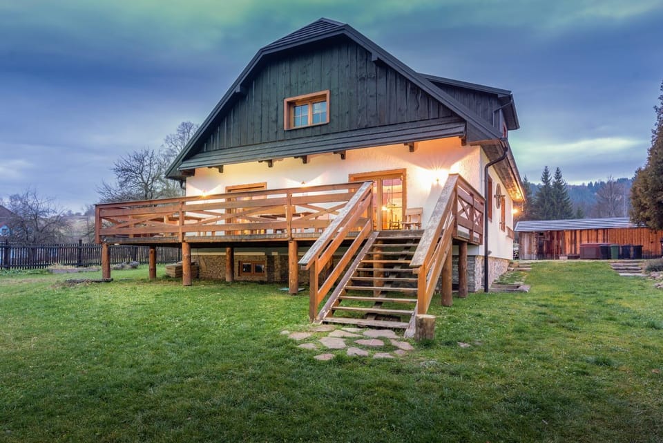Property building, Garden, Balcony/Terrace