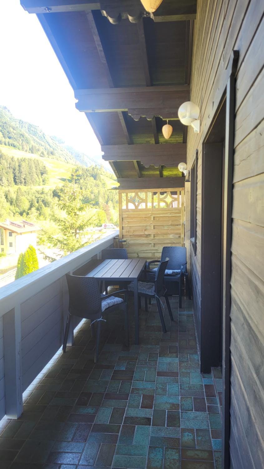 Day, Natural landscape, View (from property/room), Balcony/Terrace, Seating area, Dining area