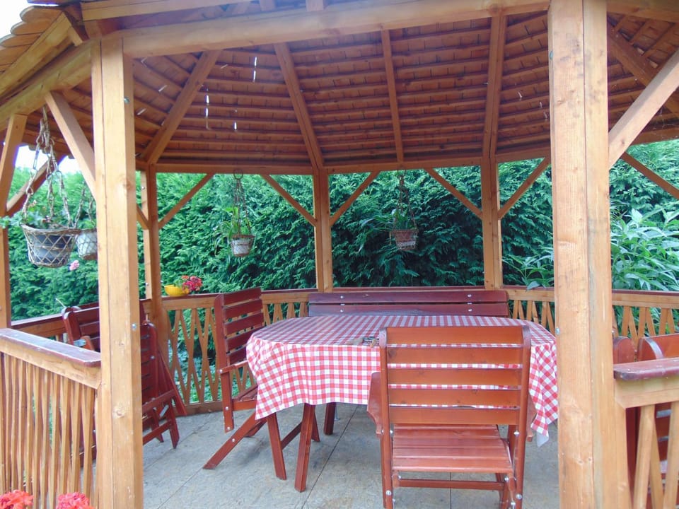 Day, Summer, BBQ facilities, Garden, Dining area, On site, Garden view