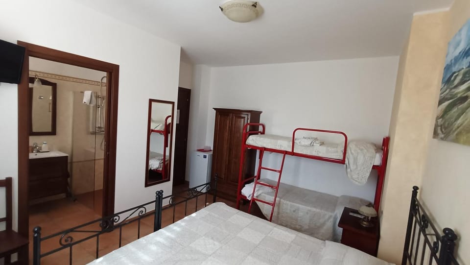 Bed, Bedroom, bunk bed