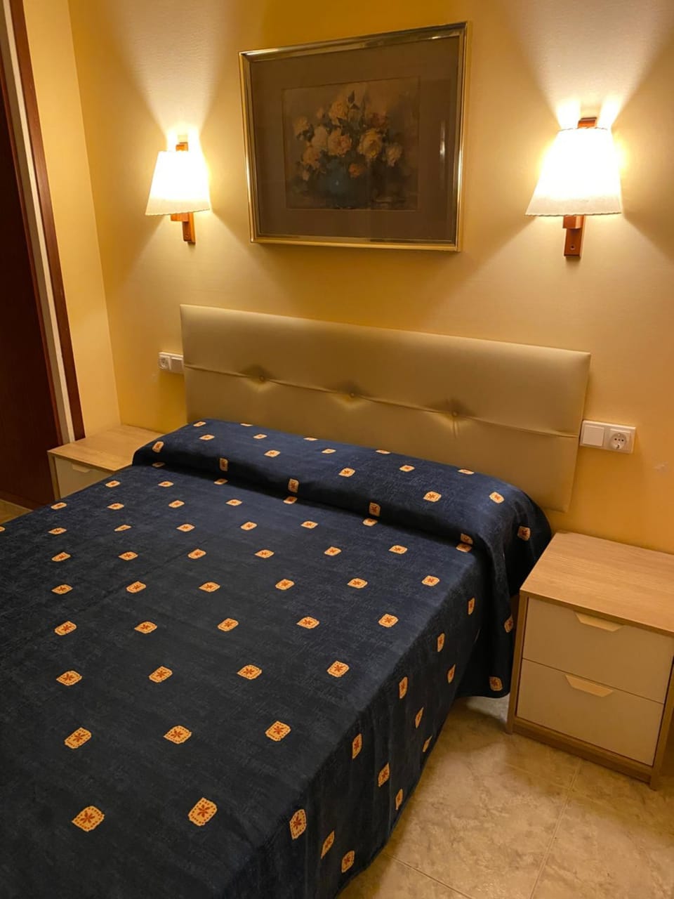 Hostal Bonavista Bed and Breakfast in Calella