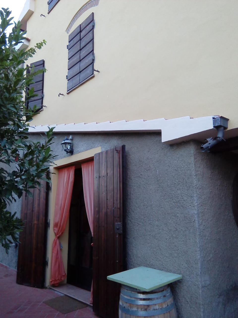 Facade/entrance