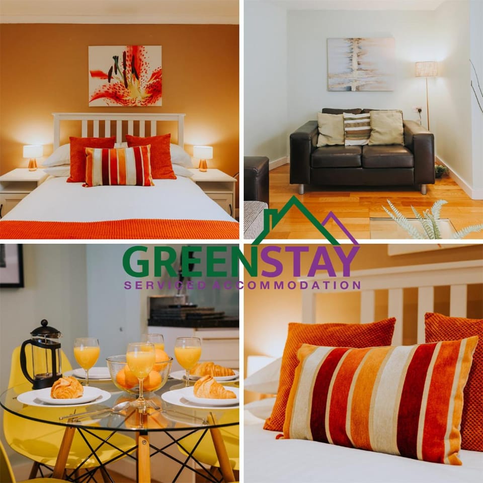 Property building, Living room, Seating area, Dining area, Bedroom