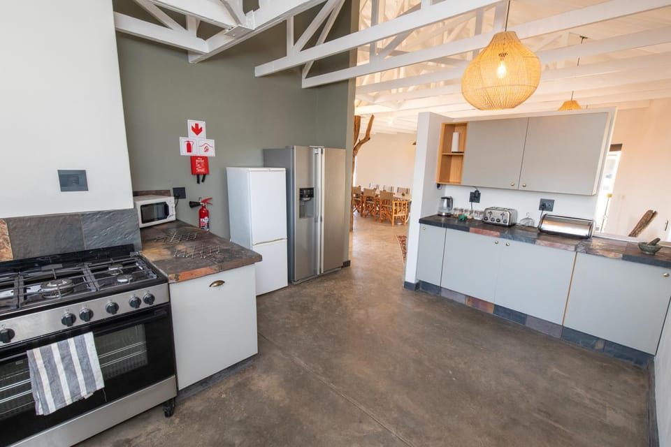 Kitchen or kitchenette, Communal kitchen