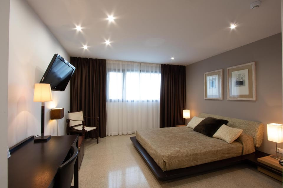 Bed, Photo of the whole room