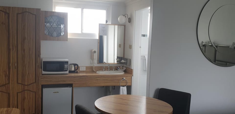 Living room, Dining area, minibar