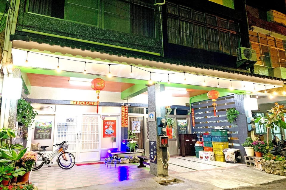 Facade/entrance