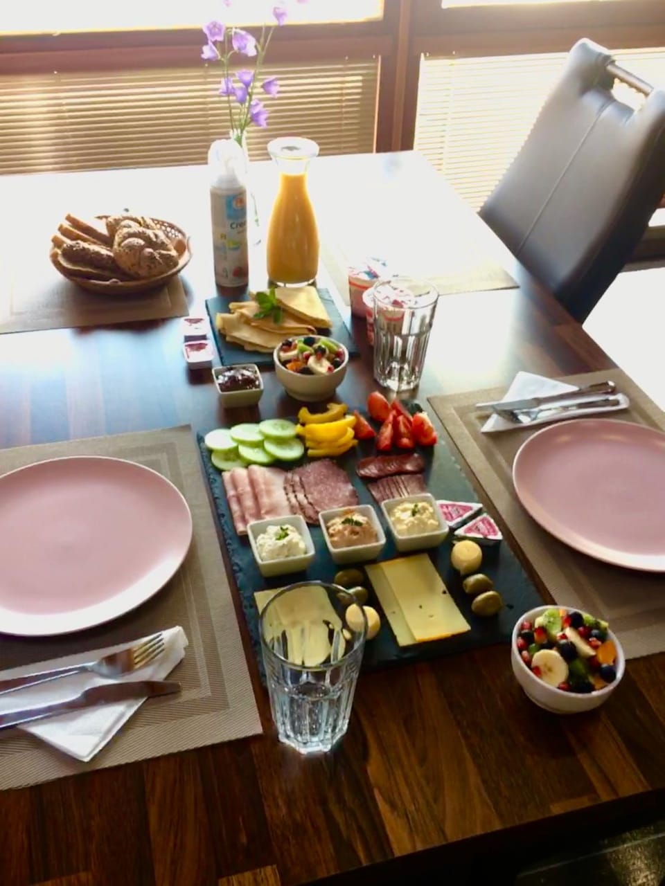 Food and drinks, Food, Breakfast, Continental breakfast