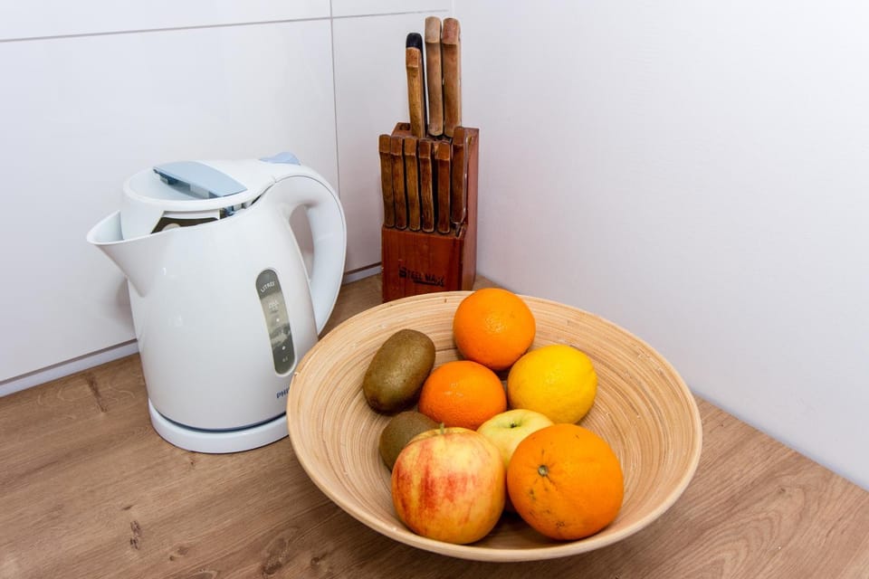 Coffee/tea facilities, Food