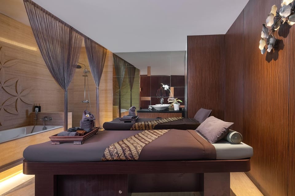 Shower, Bed, Bathroom, Spa and wellness centre/facilities, Bath