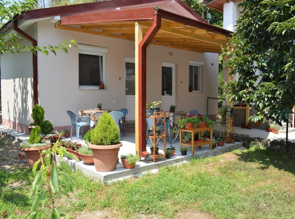 Facade/entrance, Garden, Garden view, Garden view