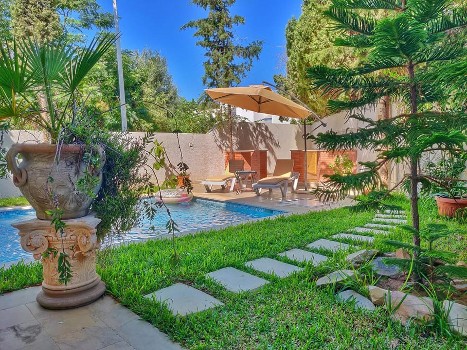 Garden, Swimming pool