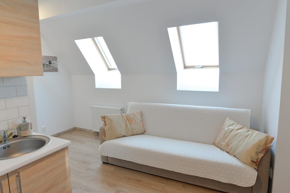 Bed, Living room, Photo of the whole room