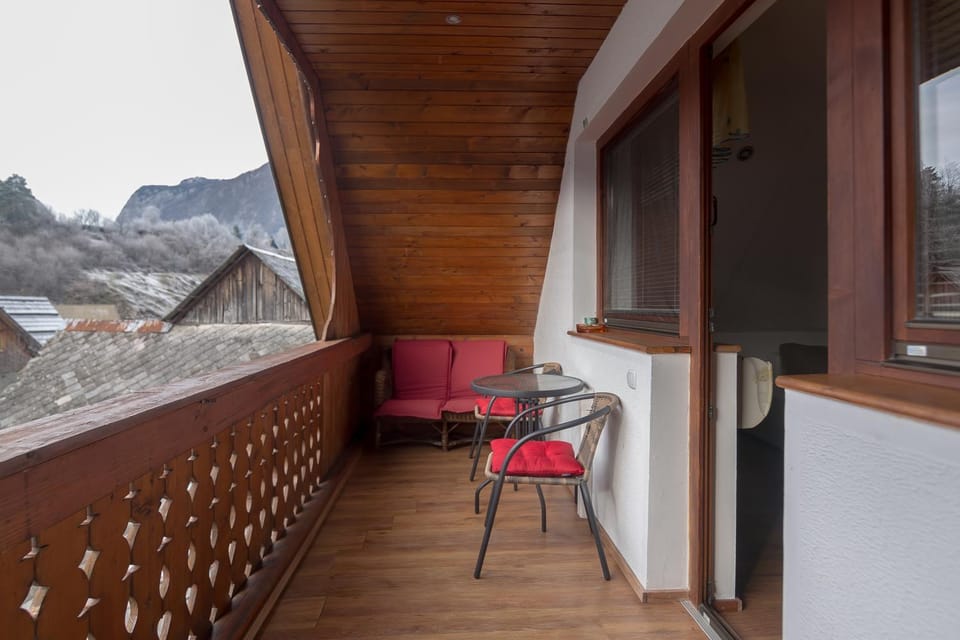 Patio, Balcony/Terrace, Mountain view