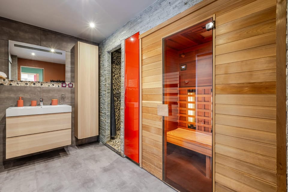 Sauna, Bathroom