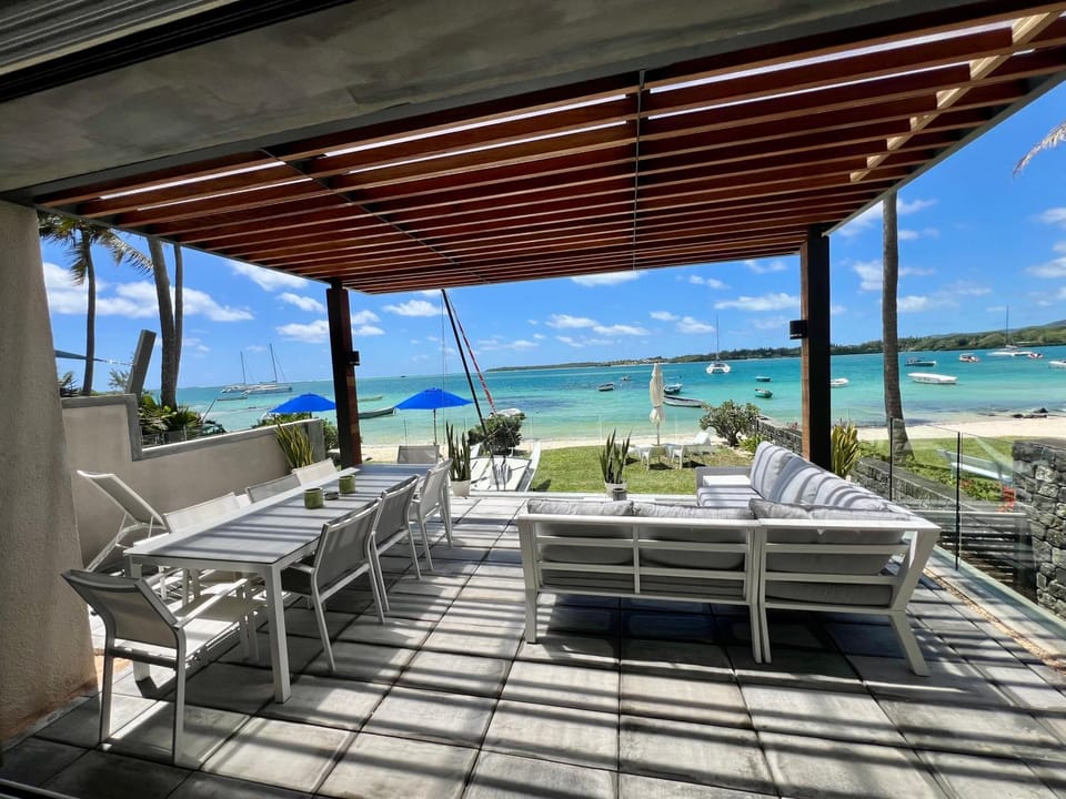 Balcony/Terrace, Beach, Sea view, sunbed