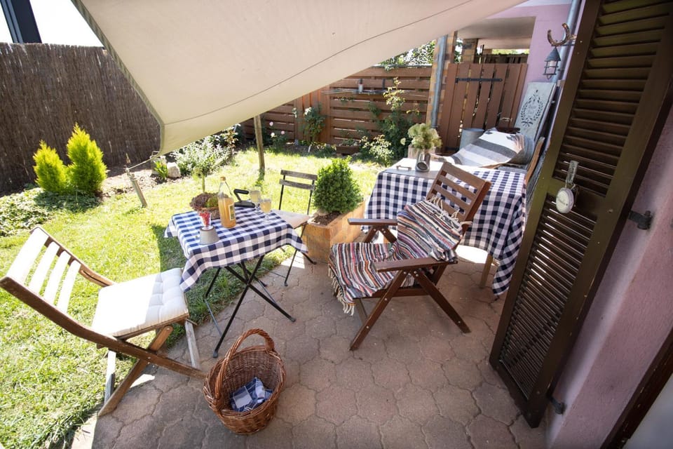Patio, Garden