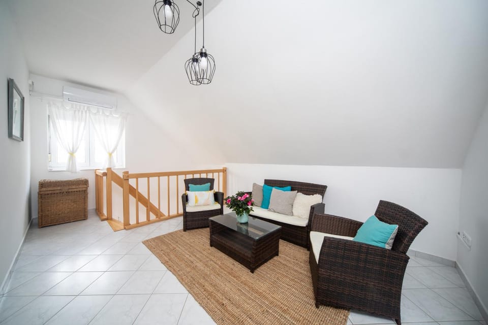 Living room, air conditioner