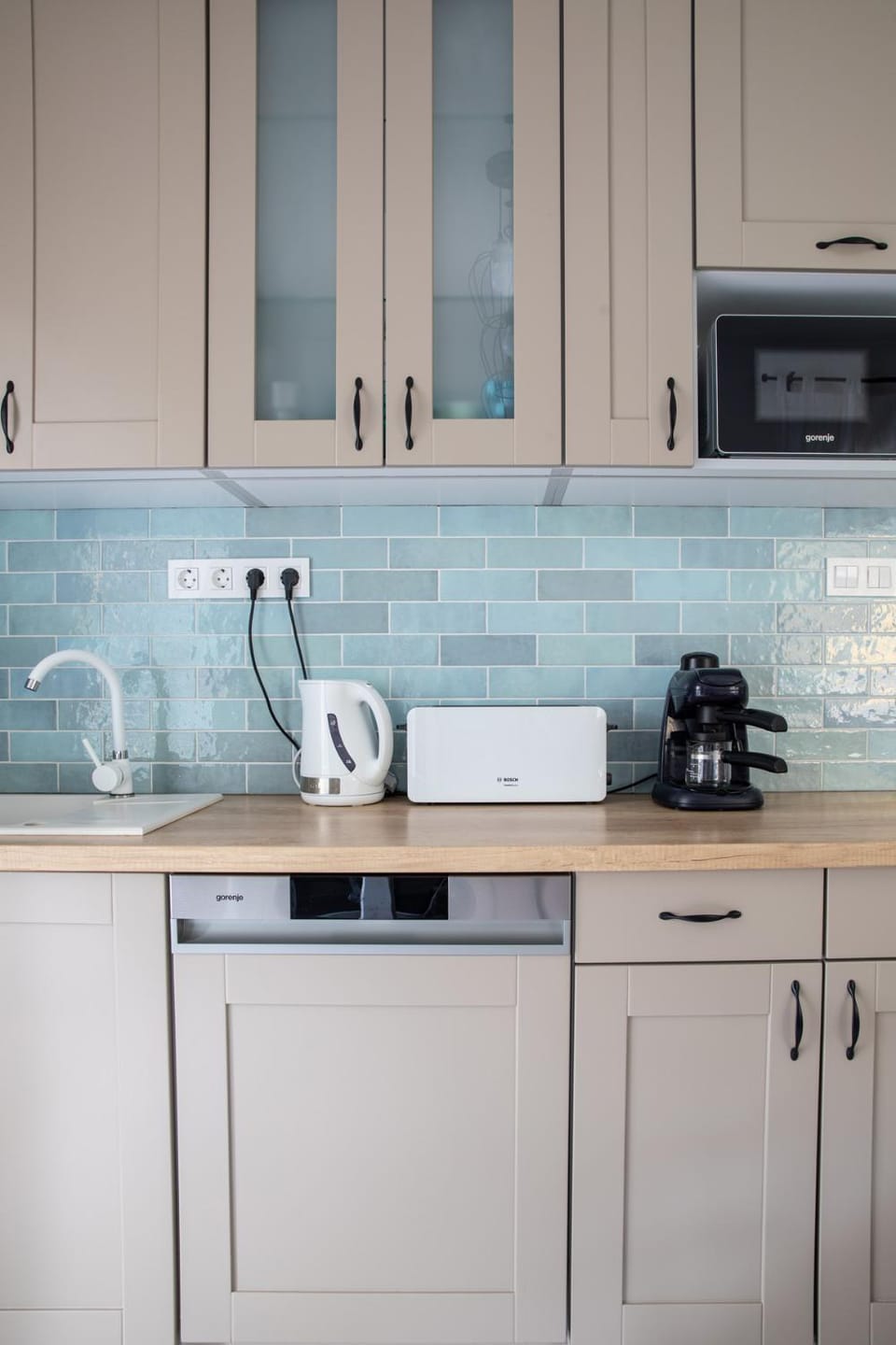 Coffee/tea facilities, Kitchen or kitchenette, dishwasher, minibar, toaster, kitchen
