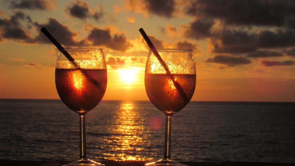 Balcony/Terrace, Lounge or bar, Sea view, Alcoholic drinks