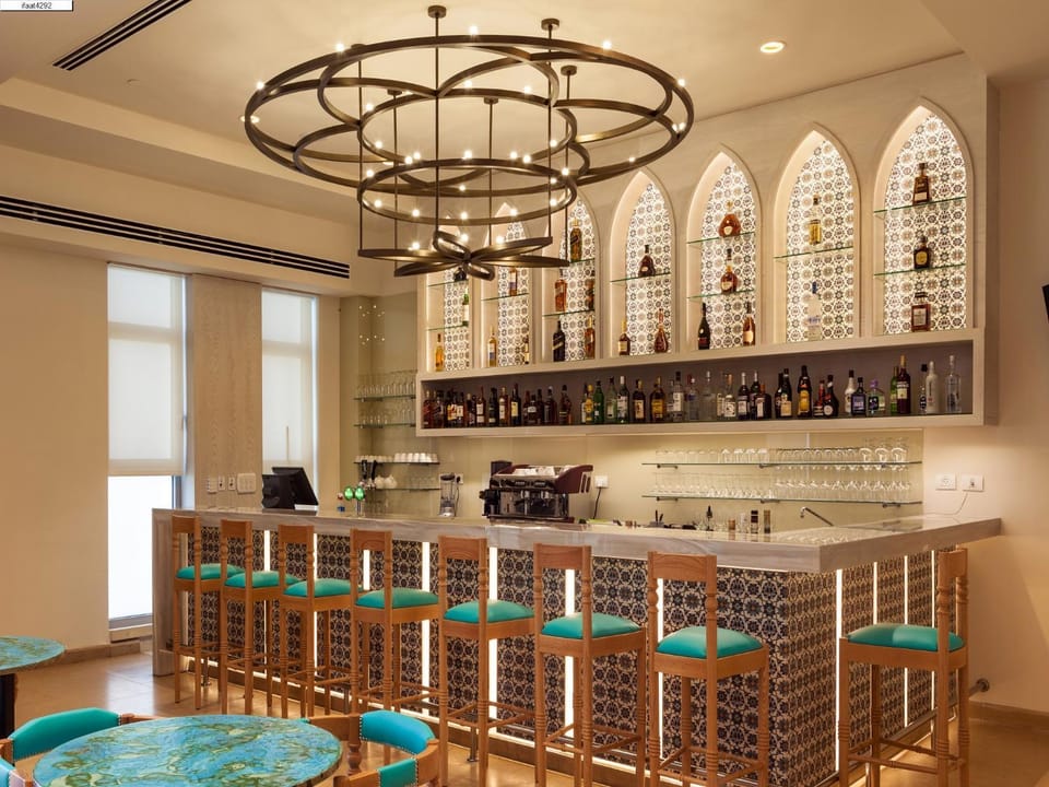 Lounge or bar, Alcoholic drinks