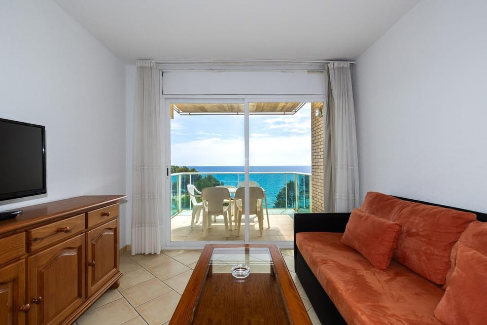 TV and multimedia, Balcony/Terrace, Living room, Dining area, Sea view