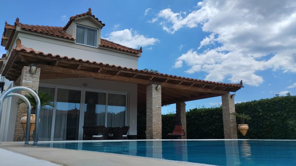 Property building, Pool view, Swimming pool