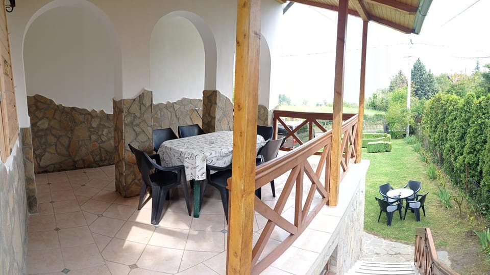 View (from property/room), Balcony/Terrace
