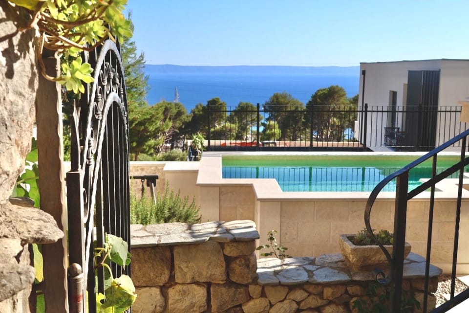 GV - Holiday home with MagnaPool Villa in Makarska