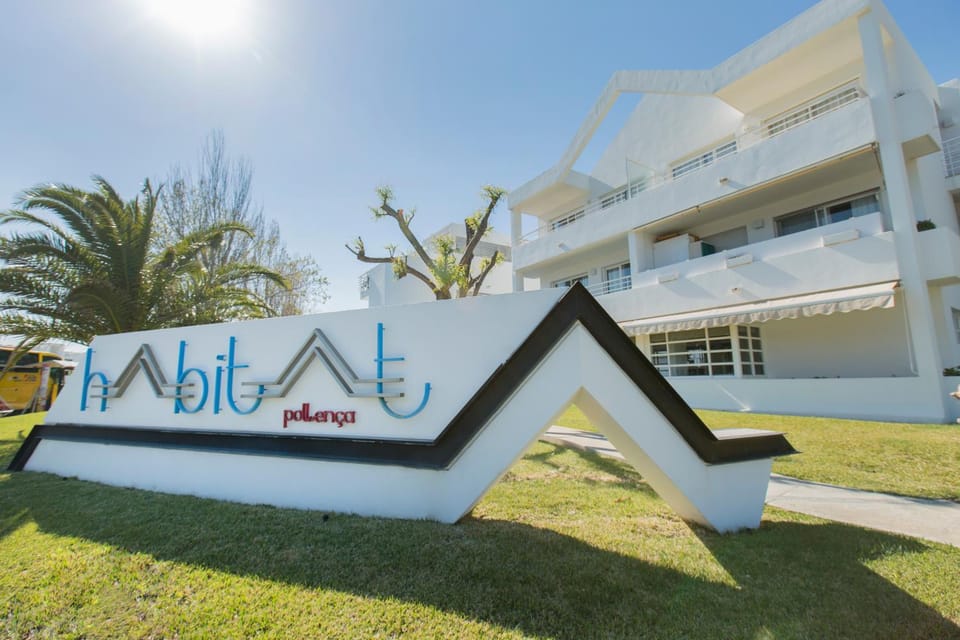Facade/entrance, Property logo or sign