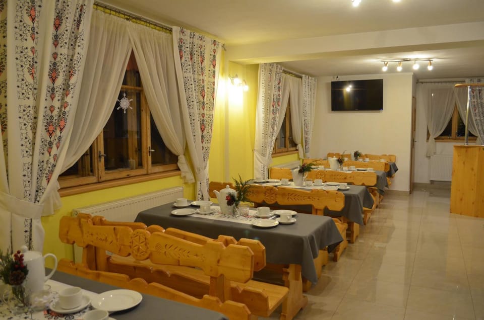 Restaurant/places to eat, Dining area