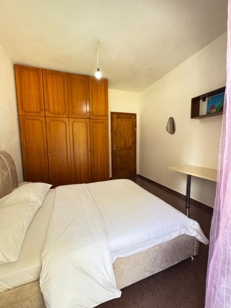 Photo of the whole room, Bedroom, wardrobe