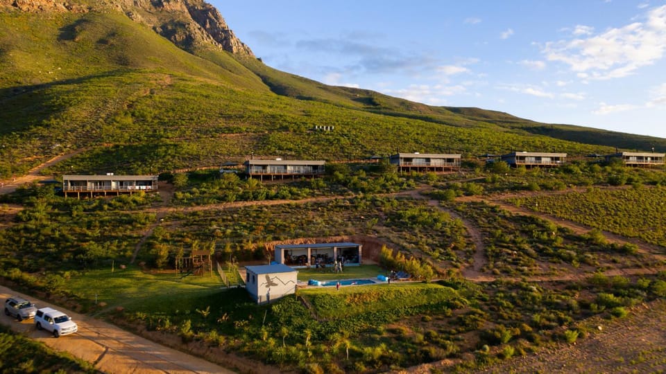 Property building, Day, Natural landscape, Mountain view, Swimming pool