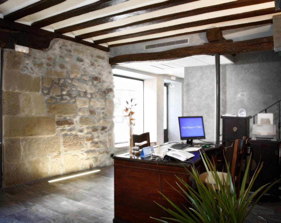 Day, Lobby or reception