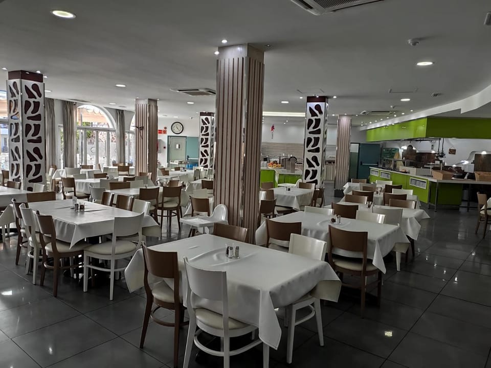 Property building, Restaurant/places to eat