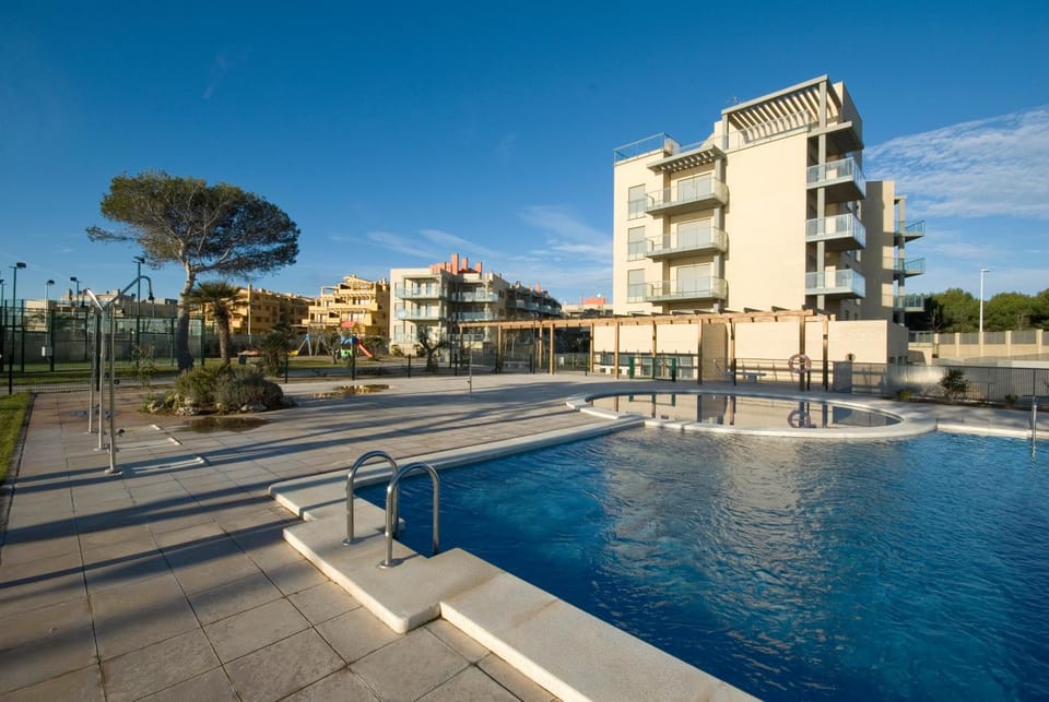 Property building, Swimming pool
