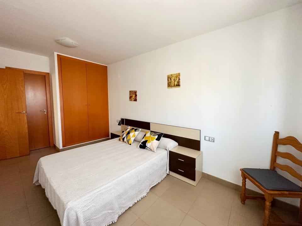 Spring, Bed, Activities, Winter, Summer, Children play ground, Garden, Solarium, Balcony/Terrace, Photo of the whole room, Beach, Hiking, Animals, Animals, Animals, Bedroom, Autumn, Pets, Pets, Pets, Sea view, Swimming pool, Sports, Sports, Entertainment, children, children, children, young children, young children, young children, older children, older children, older children, group of guests, group of guests, group of guests, cot, Family, Family, Family, Parking, dishwasher, microwave, oven, pet friendly, pet friendly, washing machine, elevator