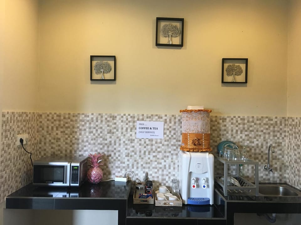 Food and drinks, Communal kitchen