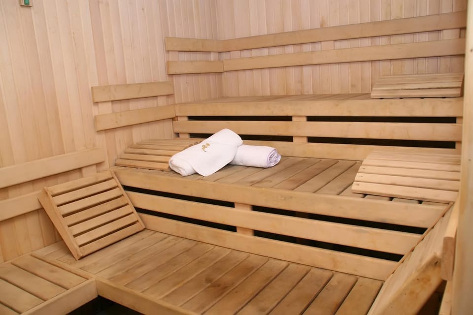 Sauna, Area and facilities, towels