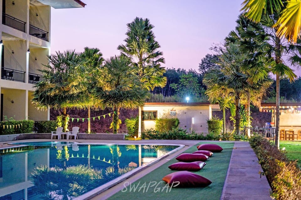 Swimming pool, Swimming pool