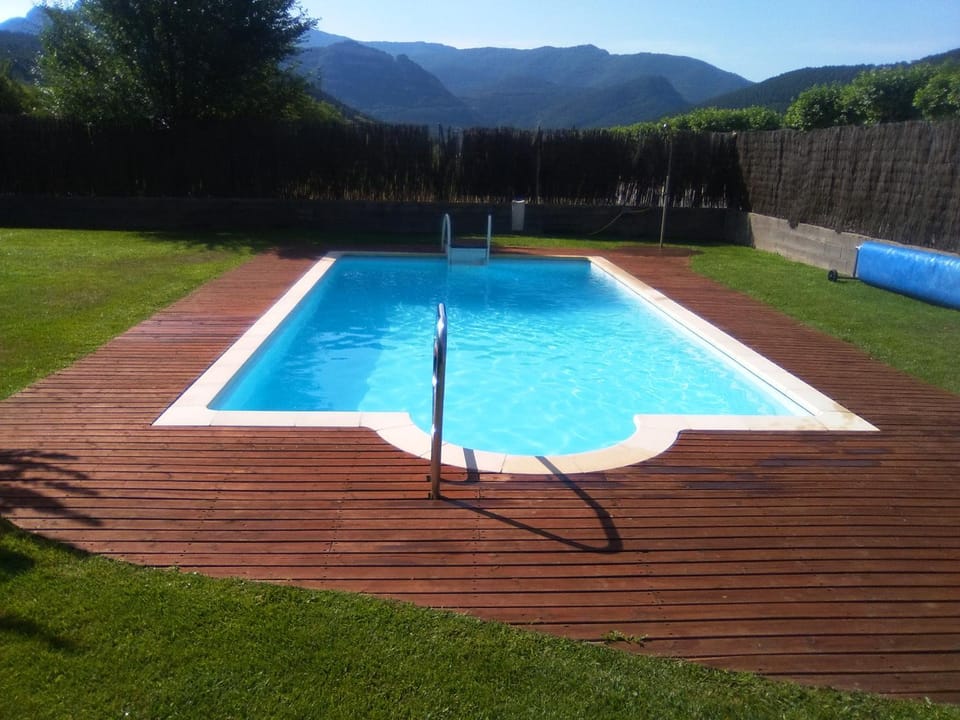Day, Natural landscape, Mountain view, Pool view, Swimming pool, sunbed