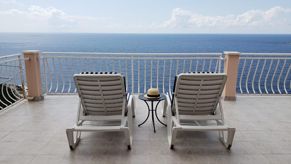 Balcony/Terrace, Sea view, Location