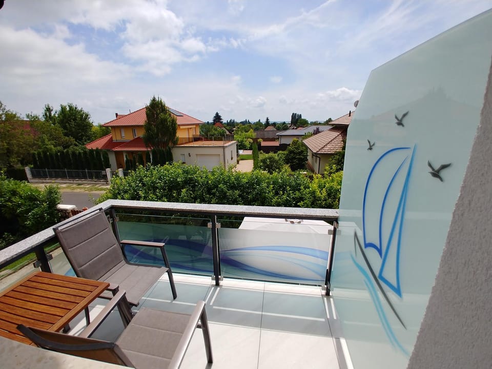 Day, View (from property/room), Balcony/Terrace, Lake view
