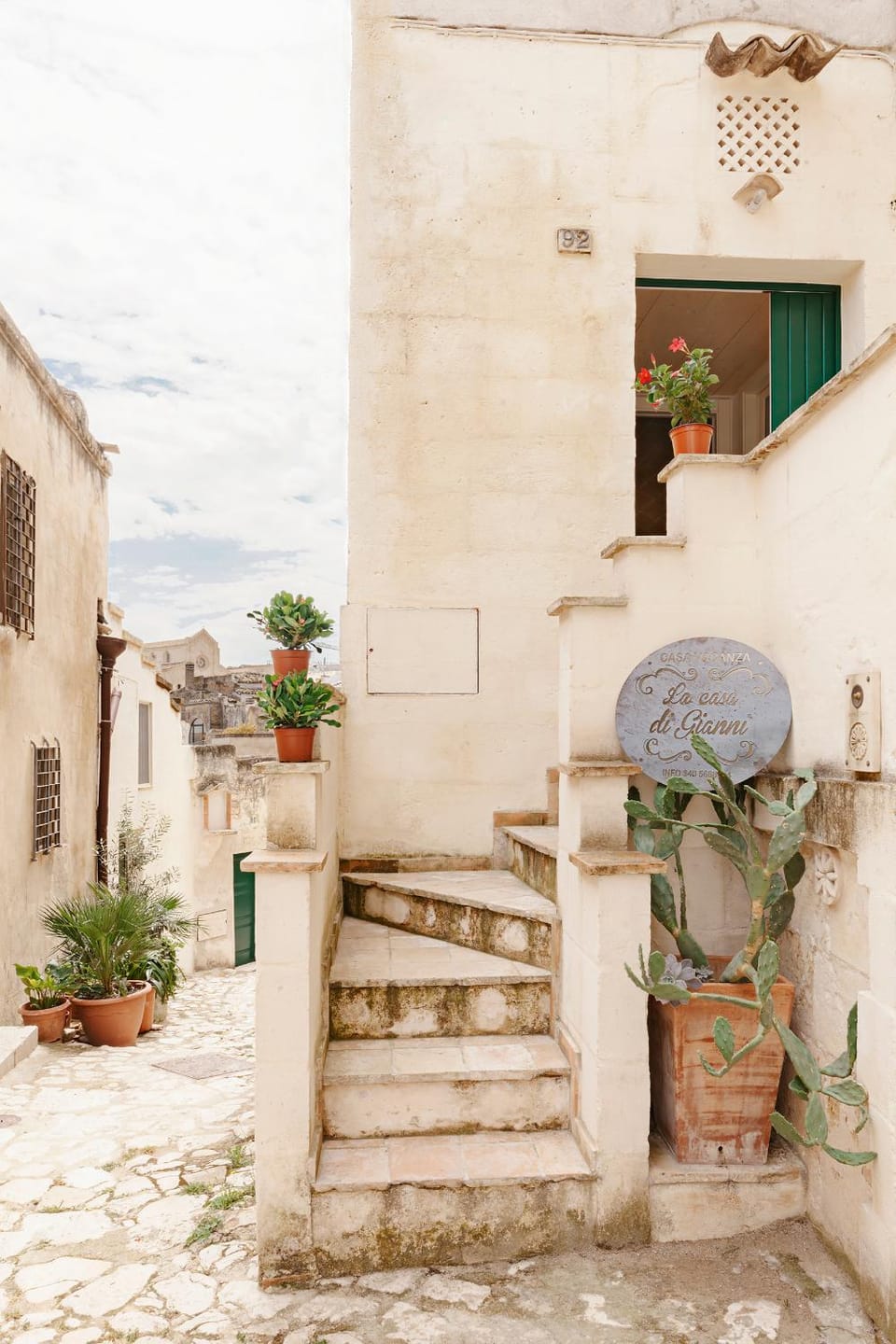 Facade/entrance