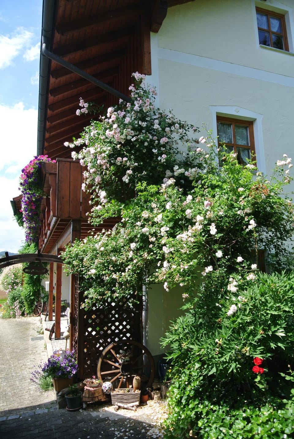 Facade/entrance